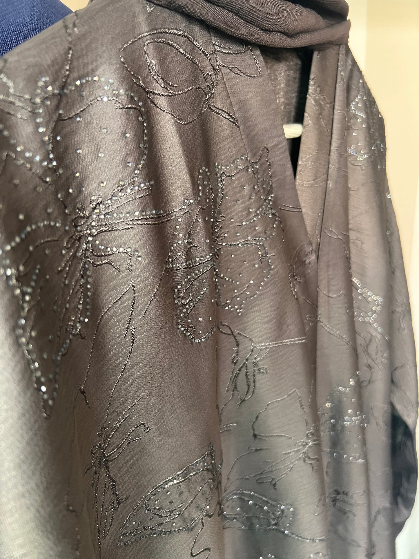 Laylah Embellished Jacquard Print Abaya Set