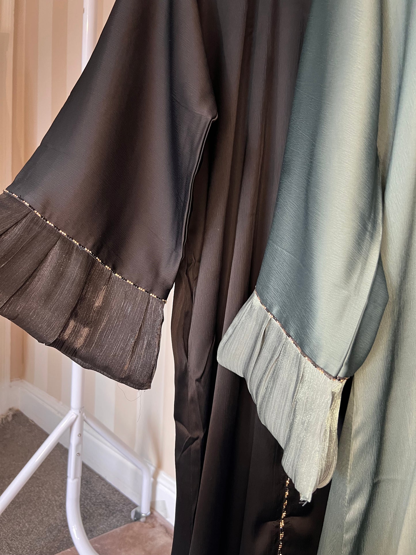 Iman Frill Sleeve Abaya