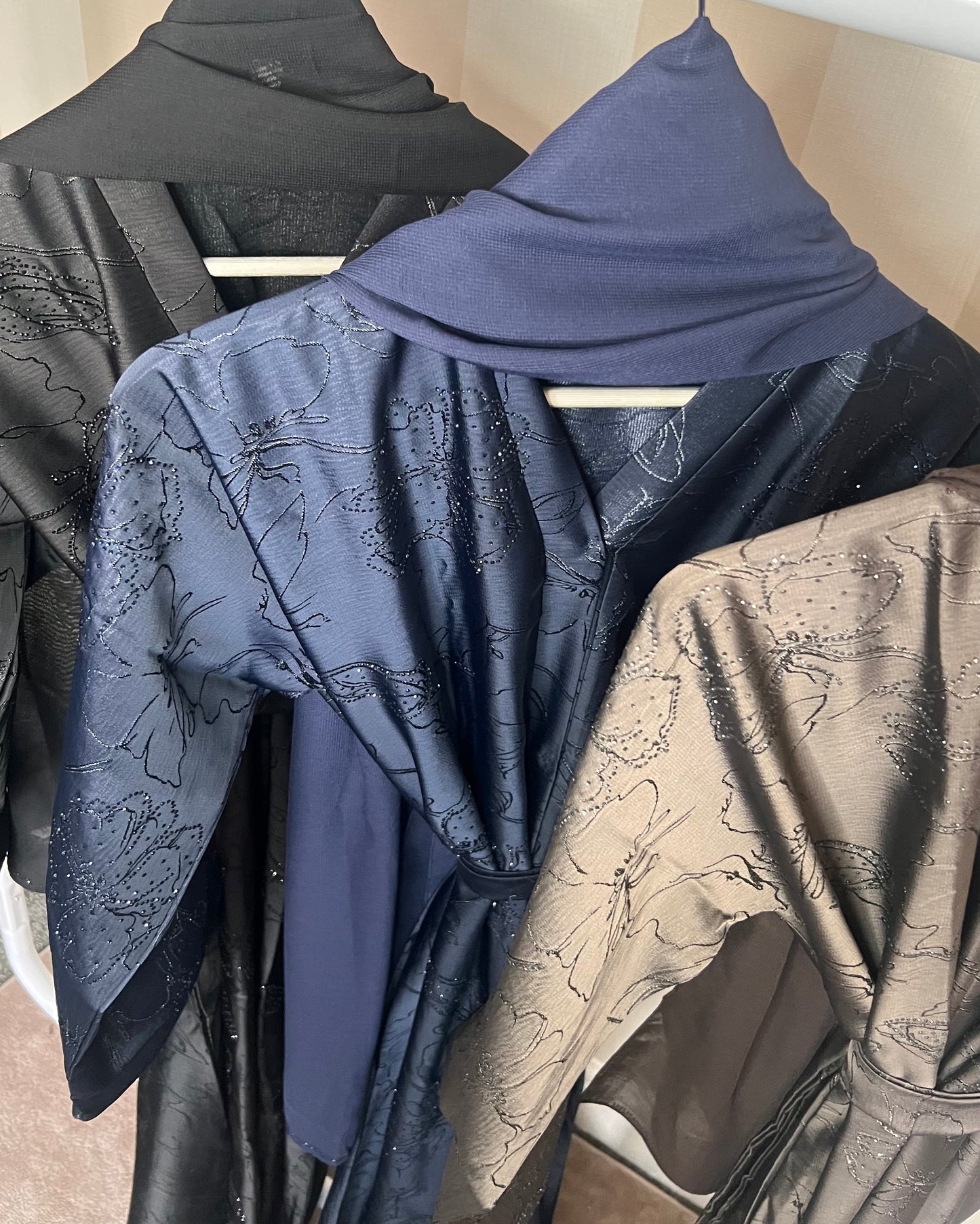 Laylah Embellished Jacquard Print Abaya Set