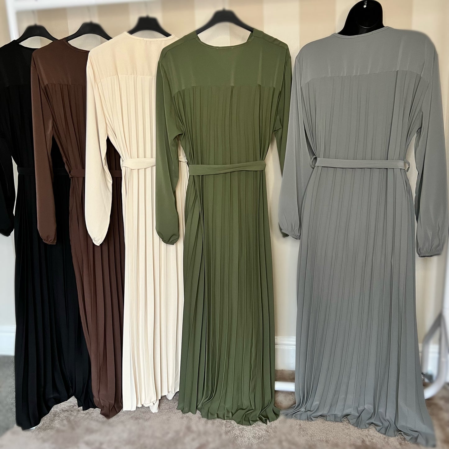 V-Neck Back Pleated Abaya Dress