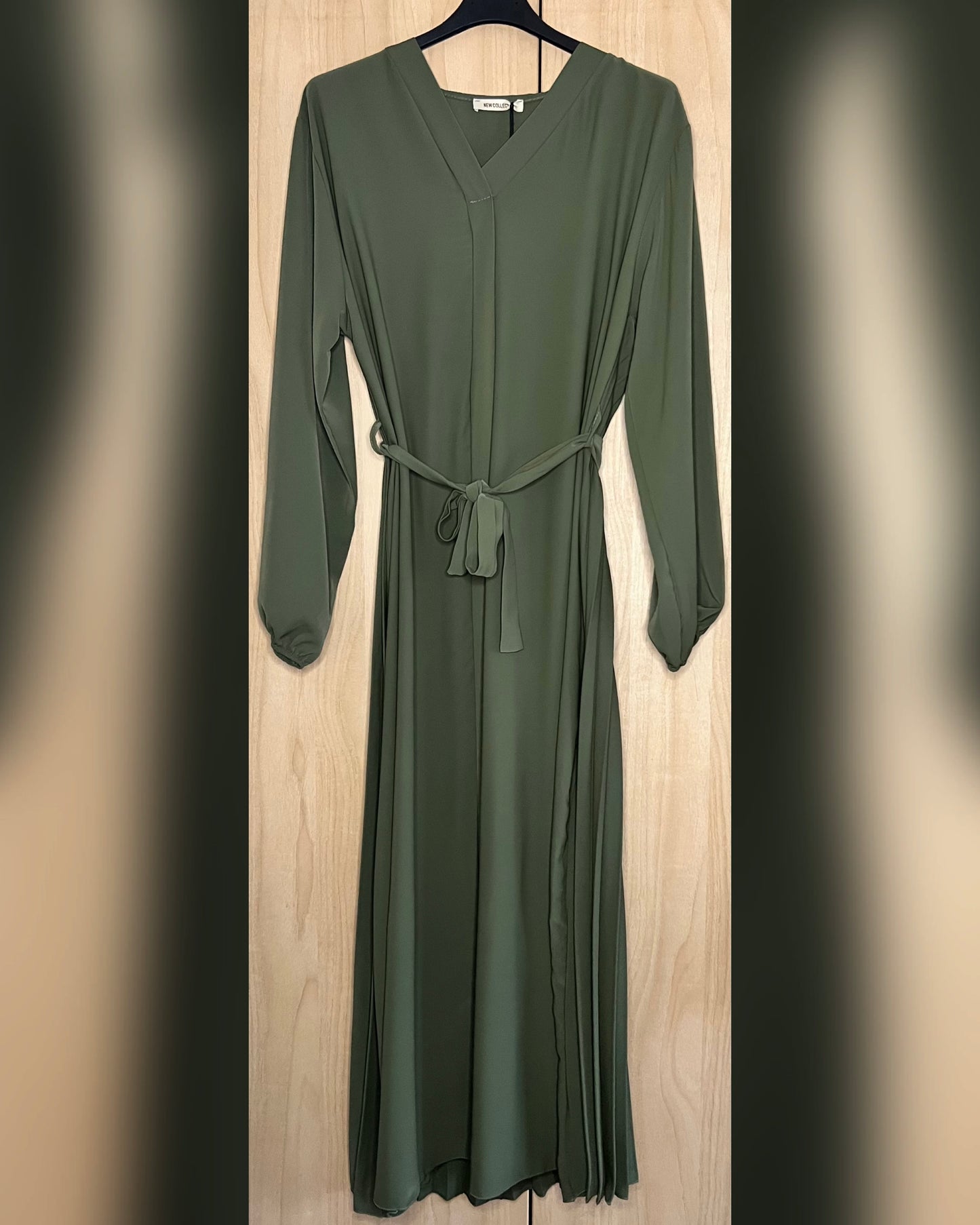 V-Neck Back Pleated Abaya Dress